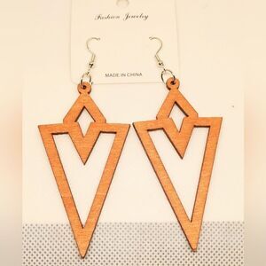 Earrings‎ wooden dangle new e44